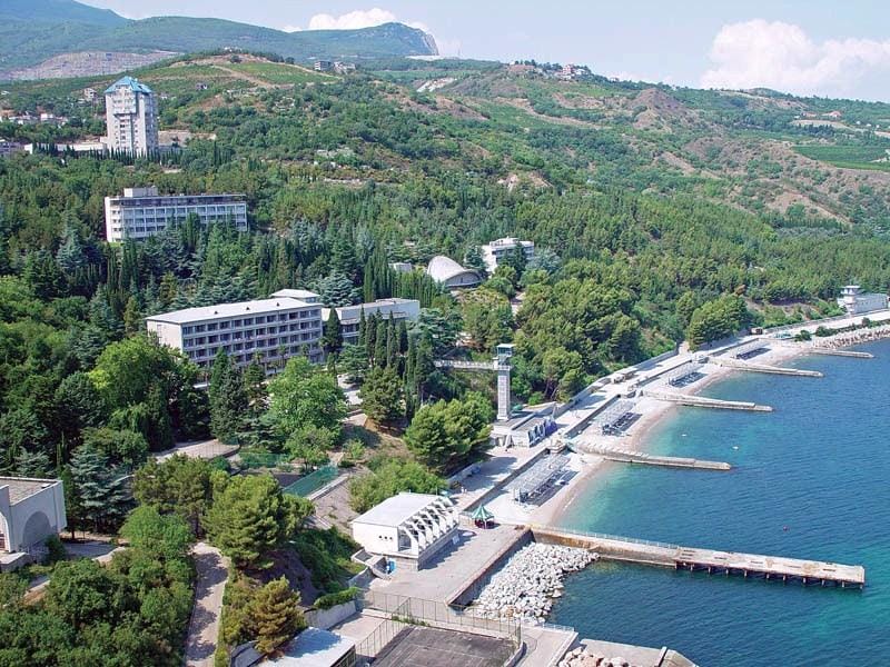 Пляжи в Партените