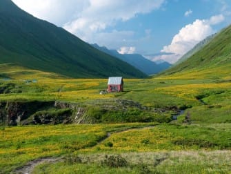 В горах